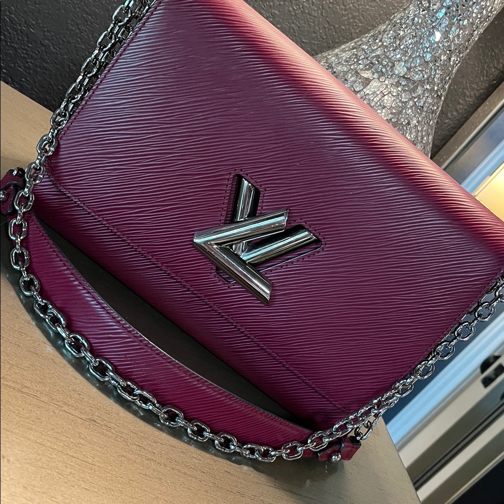 Louis Vuitton Burgundy Chain Epi Twist Bag - Picture 14 of 17